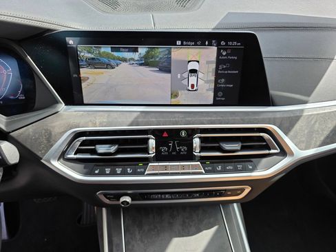 Certified 2022 BMW X7 xDrive40i w/ Premium Package AWD/4WD image 24