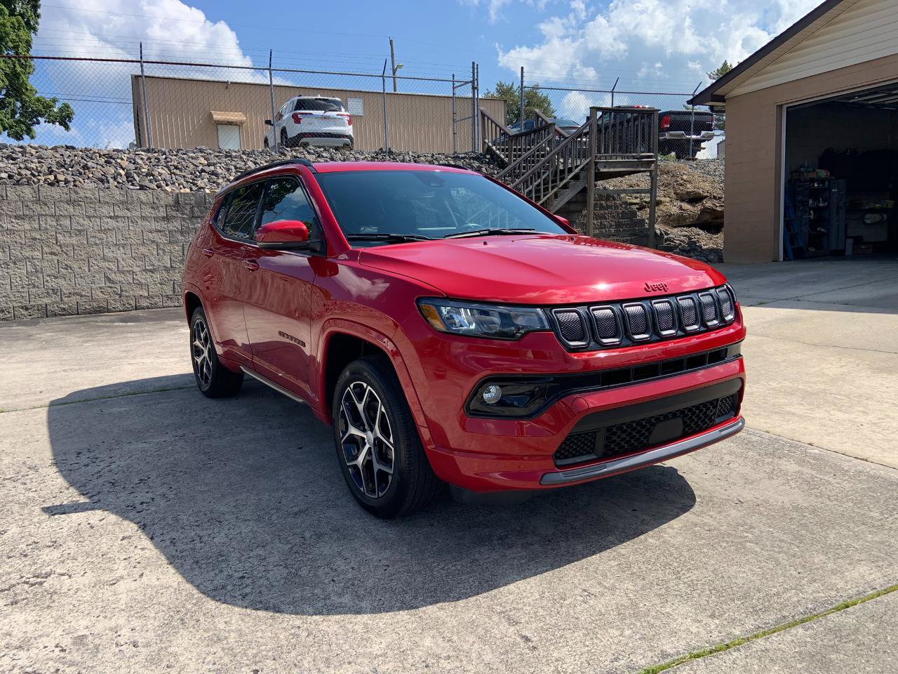 Used 2022 Jeep Compass Limited AWD/4WD image 3
