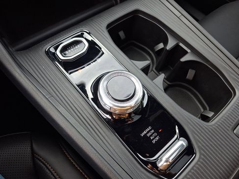 New 2026 Jeep Cherokee Overland w/ Trailer Tow Group image 14