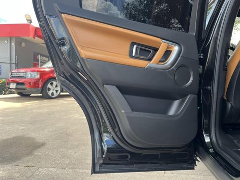 Used 2018 Land Rover Discovery Sport HSE Luxury image 24