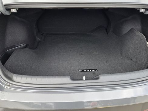 Certified 2025 Hyundai Elantra SEL FWD image 14