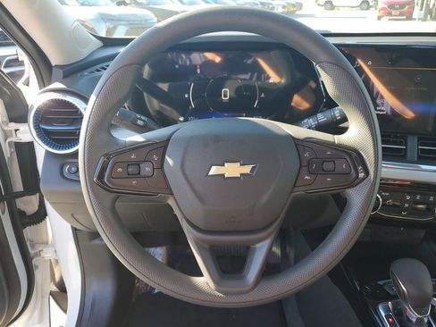 Used 2026 Chevrolet Trax LT image 27