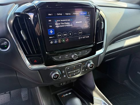 Used 2023 Chevrolet Traverse RS AWD/4WD image 17