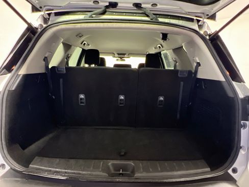 Used 2024 Nissan Pathfinder SV FWD image 33
