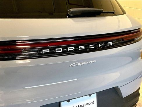 Certified 2024 Porsche Cayenne image 33