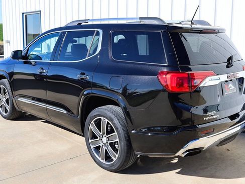 Used 2019 GMC Acadia Denali w/ Technology Package image 3