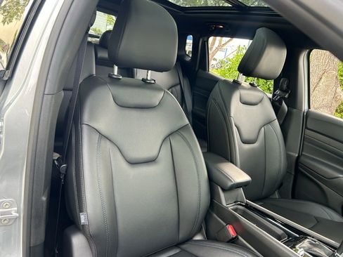 New 2025 Jeep Compass Limited w/ Sun & Sound Group image 34