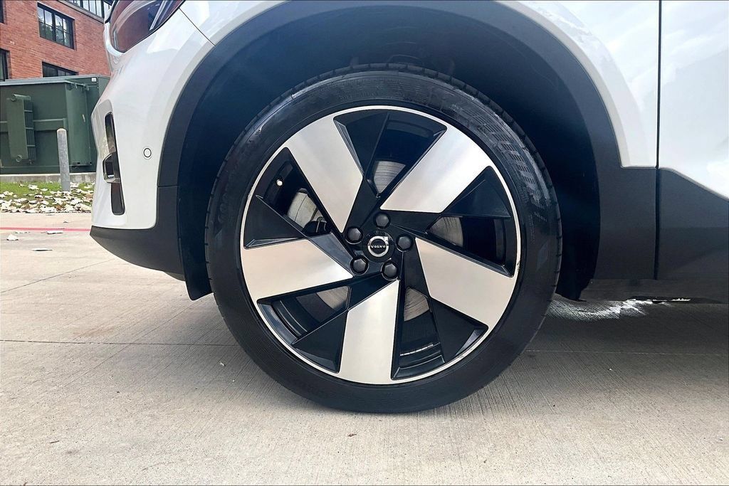 Certified 2023 Volvo C40 P8 Recharge Plus w/ Protection Package Premier AWD/4WD image 11