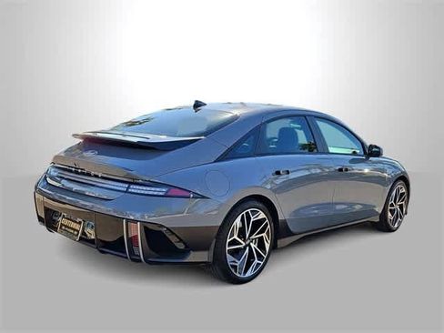 Used 2023 Hyundai Ioniq 6 SEL image 8