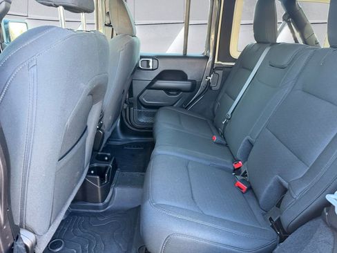 Certified 2021 Jeep Wrangler Unlimited Sahara image 11