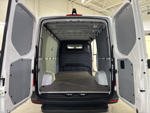 Used 2026 Mercedes-Benz Sprinter 2500 image 27
