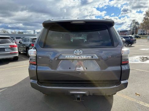 Used 2021 Toyota 4Runner SR5 Premium image 4