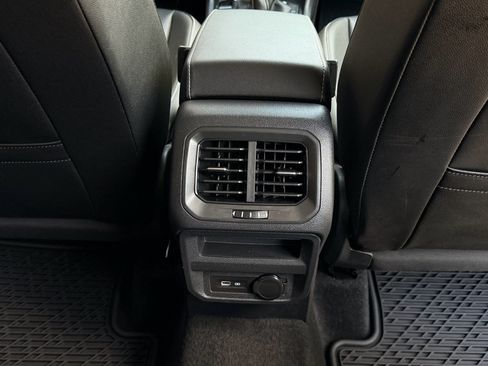 Used 2023 Volkswagen Tiguan SE FWD image 23