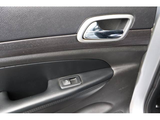 Used 2015 Jeep Grand Cherokee Altitude AWD/4WD image 13