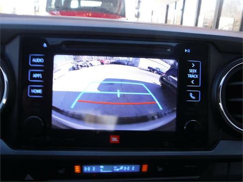 Used 2019 Toyota Tacoma 4x4 Double Cab image 9