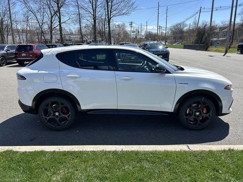 New 2026 Alfa Romeo Tonale w/ Quick Order Package 23H Volce AWD/4WD image 9