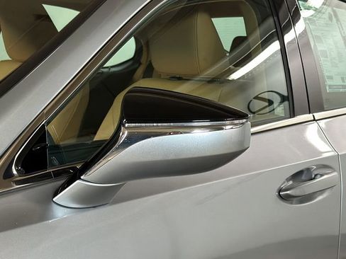 Certified 2022 Lexus ES 350 w/ Premium Package image 5