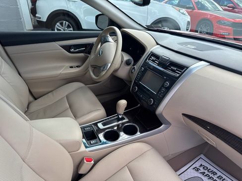 Used 2013 Nissan Altima 2.5 SL w/ Technology Pkg image 28