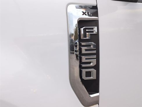 Used 2018 Ford F250 XL w/ Power Equipment Group image 10