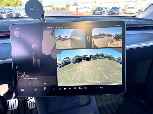 Used 2023 Tesla Model Y Performance AWD/4WD image 16