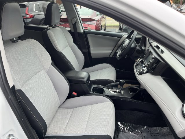 Used 2017 Toyota RAV4 XLE FWD image 26