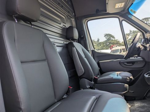New 2025 Mercedes-Benz Sprinter 3500 image 9