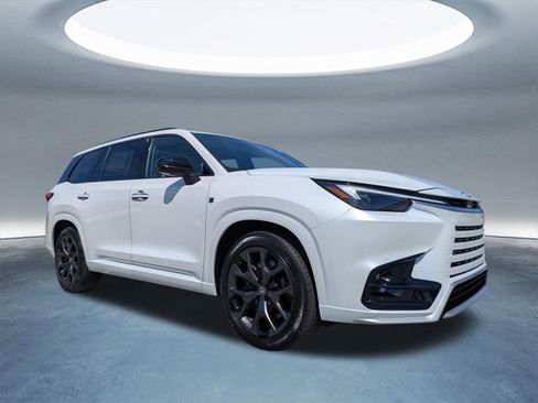 New 2026 Lexus TX 500h AWD w/ Technology Package image 2