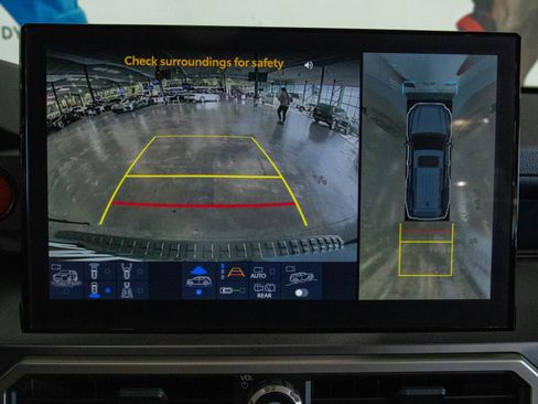 Used 2025 Toyota 4Runner TRD Off-Road Premium image 7