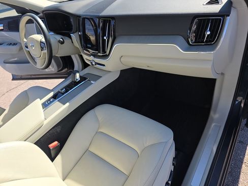 Used 2023 Volvo XC60 B5 Plus w/ Climate Package image 13