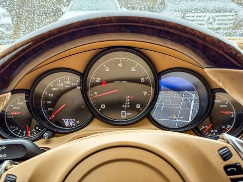 Used 2012 Porsche Panamera 4 image 6