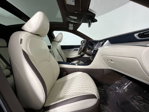 Used 2019 INFINITI QX50 Essential w/ Sensory Package image 20