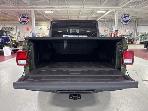 Certified 2021 Jeep Gladiator Sport image 31