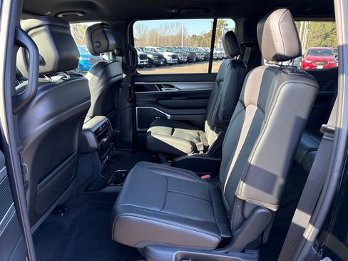 New 2026 Jeep Grand Wagoneer 4WD image 11