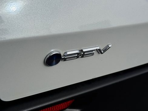 Used 2024 Toyota bZ4X FWD image 14