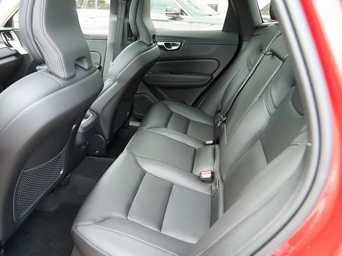 New 2025 Volvo XC60 B5 Core w/ Protection Package Premier image 19