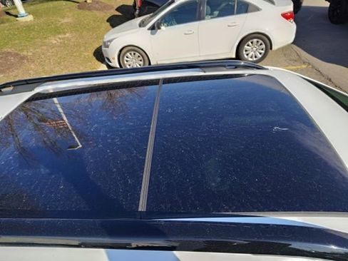 Used 2022 Jeep Cherokee Limited image 10