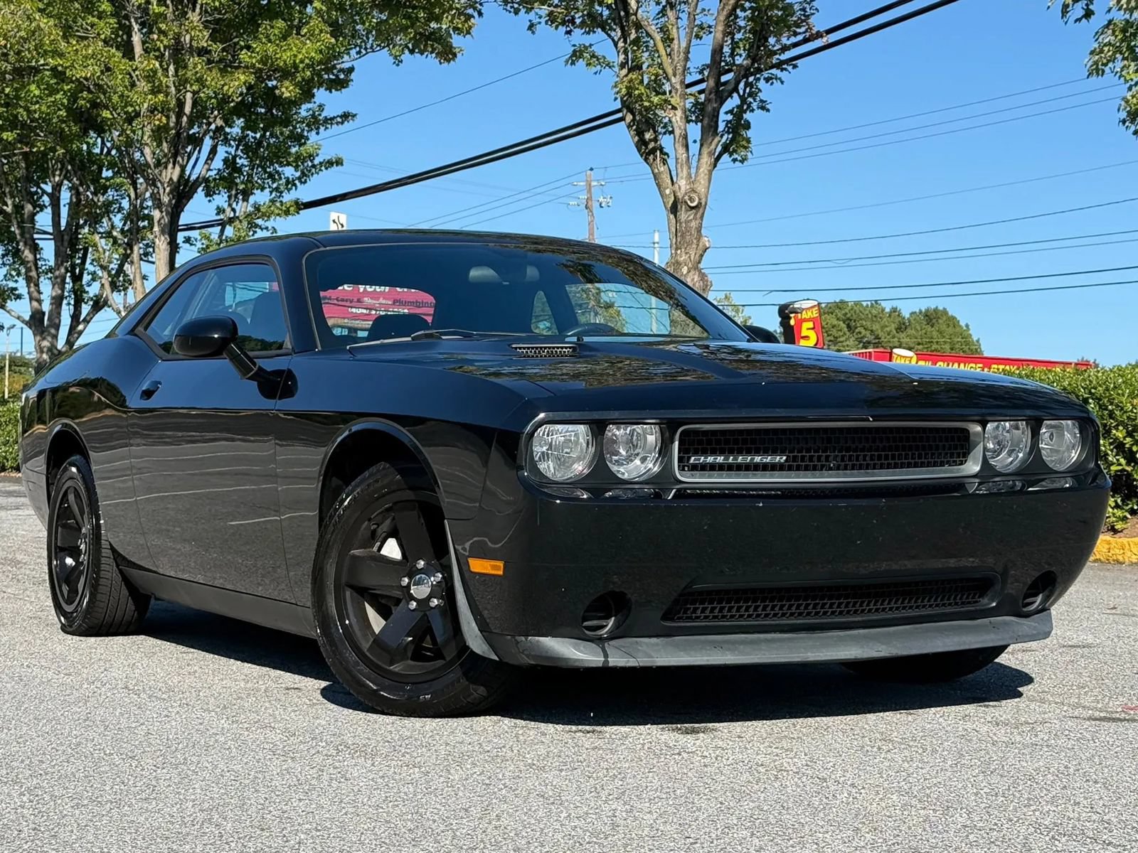 Used 2014 Dodge Challenger SXT RWD image 1
