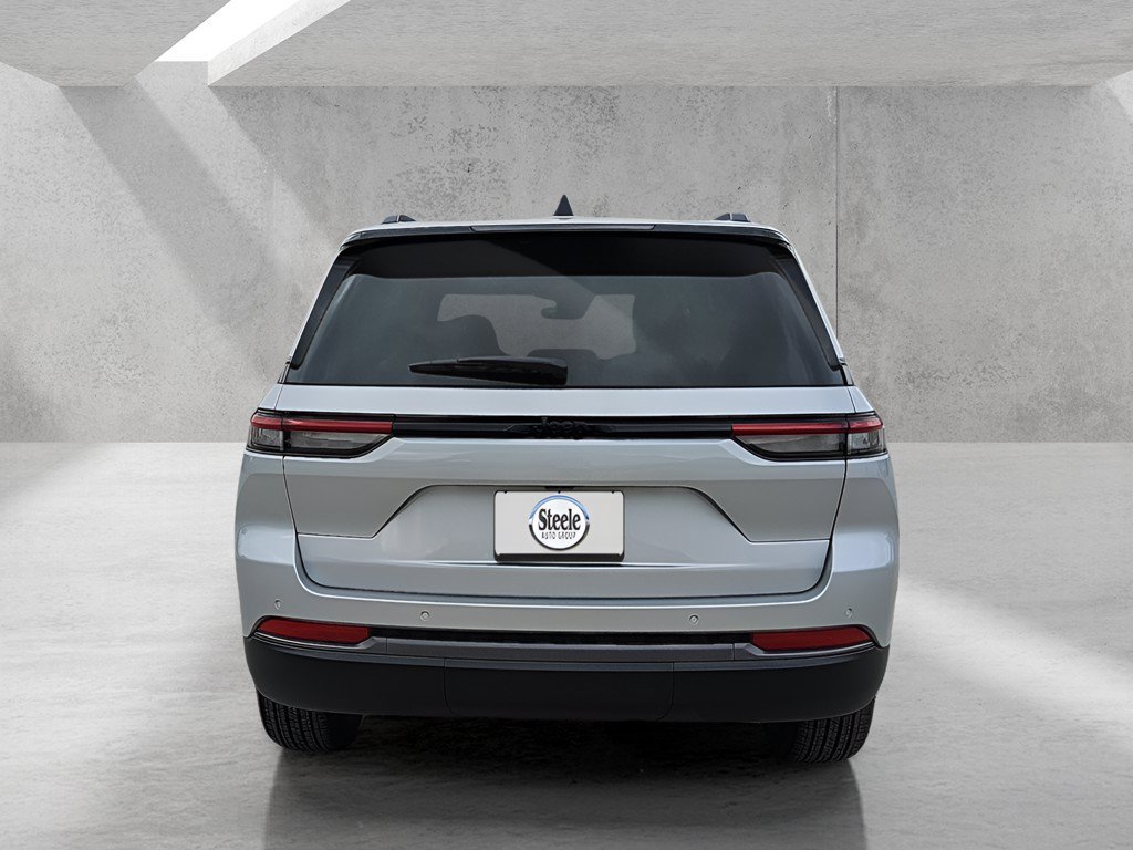 New 2026 Jeep Grand Cherokee Altitude RWD image 4