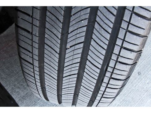 Used 2024 Nissan Sentra SV w/ SV Premium Package image 33