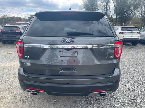 Used 2018 Ford Explorer XLT AWD/4WD image 6