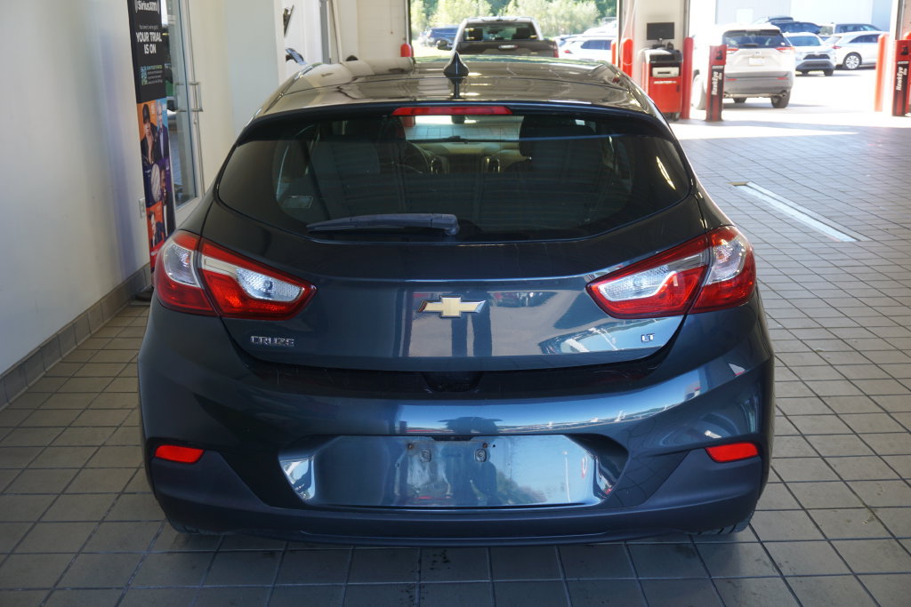 Used 2018 Chevrolet Cruze LT w/ Convenience Package FWD image 15