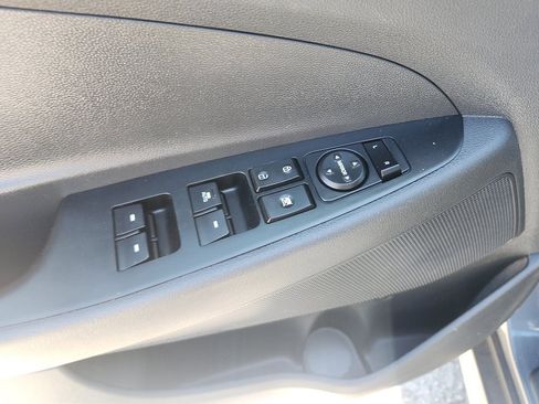 Used 2019 Hyundai Tucson Value FWD image 17