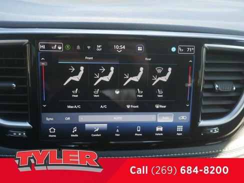 Certified 2025 Chrysler Pacifica Limited image 52