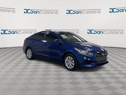 Used 2020 Hyundai Accent SE image 2