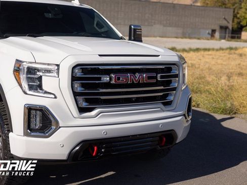 Used 2022 GMC Sierra 1500 AT4 w/ AT4 Premium Package image 3