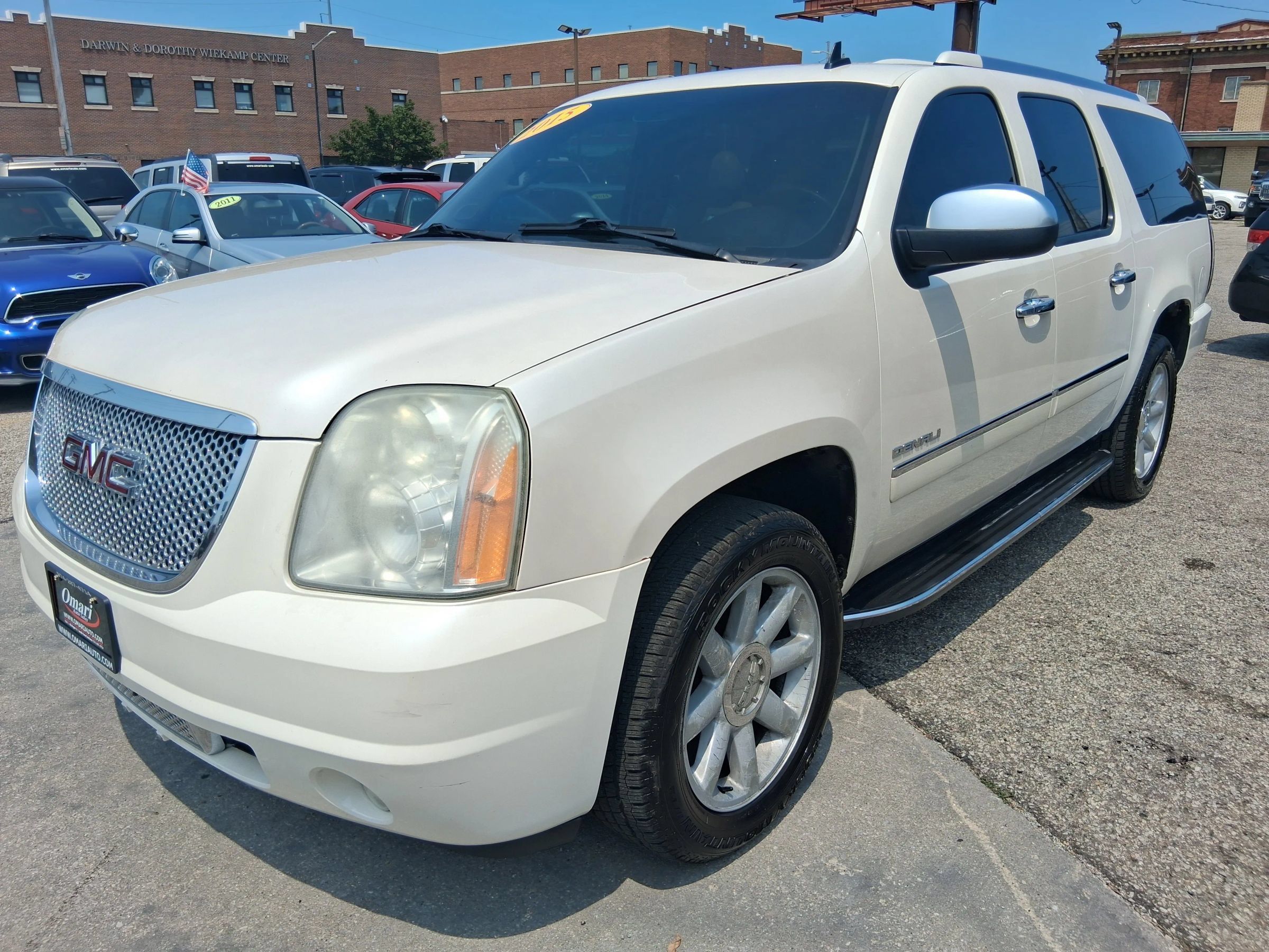 Used 2012 GMC Yukon XL Denali AWD/4WD image 2