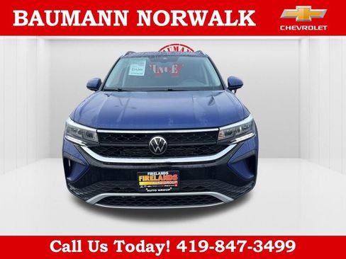 Used 2024 Volkswagen Taos SE w/ Panoramic Sunroof Package AWD/4WD image 36