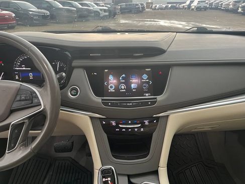 Used 2018 Cadillac XT5 Luxury w/ Driver Awareness Package FWD image 24