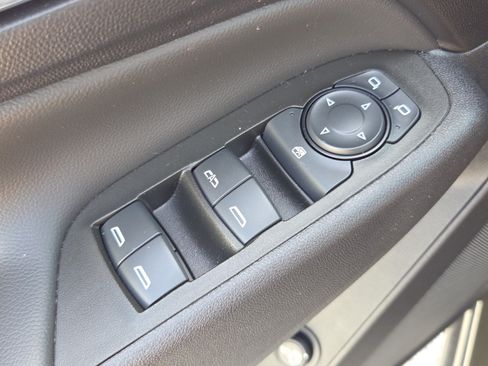 Used 2024 Chevrolet Equinox LT FWD image 30