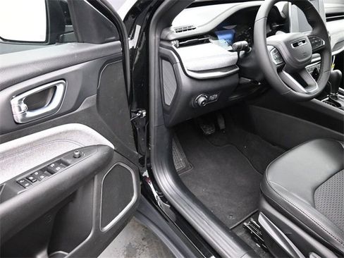 New 2026 Jeep Compass Latitude w/ Mopar Graphics Package image 14